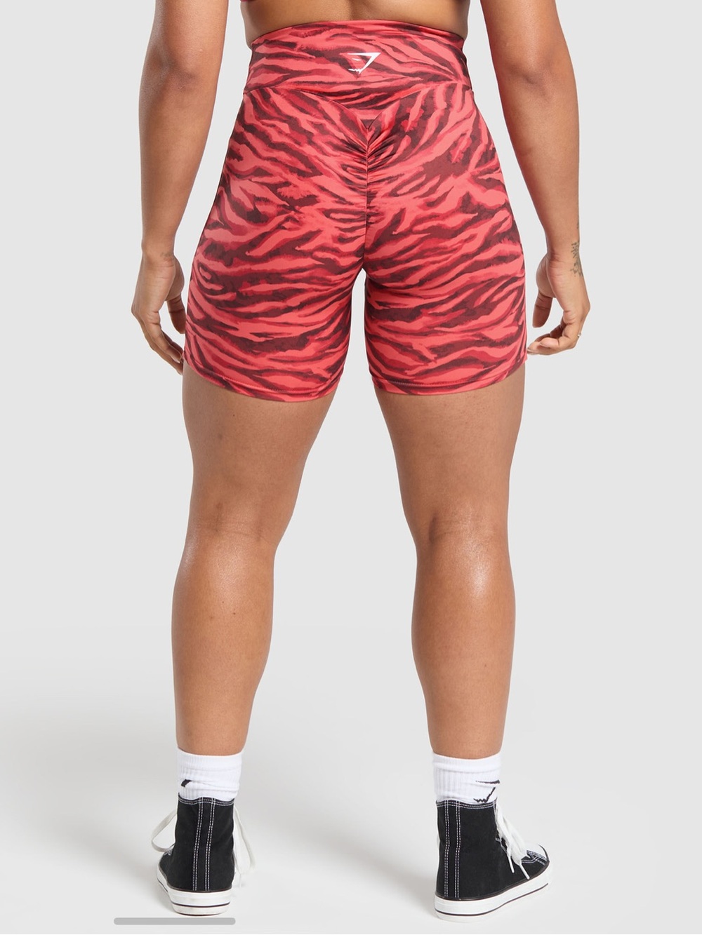 Gymshark REPS POWER TIGHT SHORTS Body Fit
Varsity Pink women’s size medium tiger